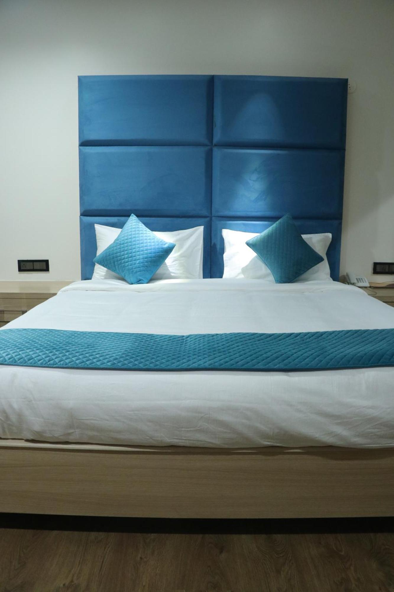 Pt Moolraj Residency Hotell Una  Exteriör bild